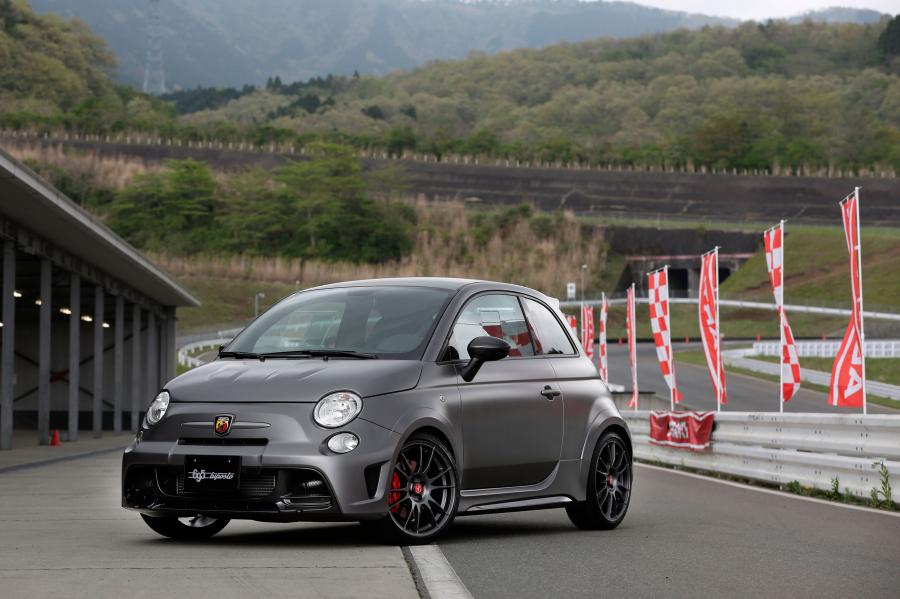  Abarth 695 Biposto (312) 2015 года  (JP) (фото 1 из 1)